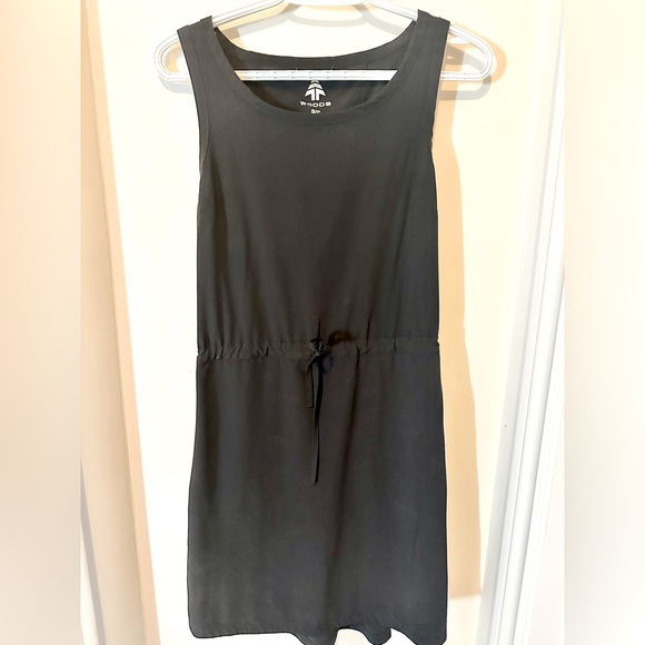 Black dress, great for travel - Picture 1 of 5